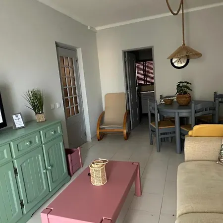 Sea View Old Town Flat شقة البوفيرا